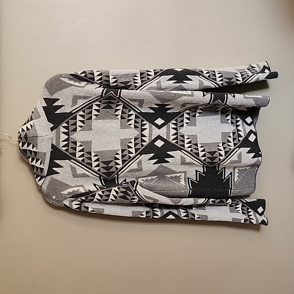 American Rag Sweater - Picture 2 of 4